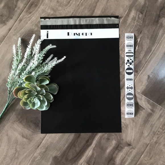 📦3/$20 mix + match📦 POLY MAILER - black & white HELLO - (10) 10x13” + stickers - Picture 2 of 3